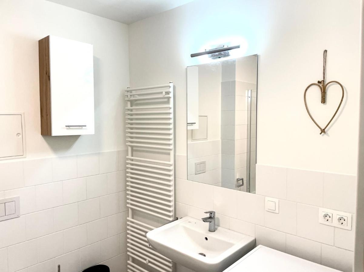 Bright Modern Flat With Balcony Apartment เวียนนา ภายนอก รูปภาพ