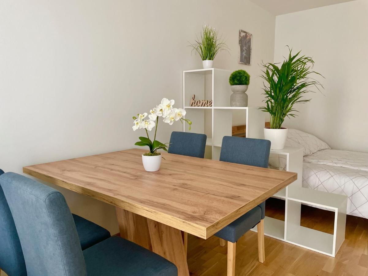 Bright Modern Flat With Balcony Apartment เวียนนา ภายนอก รูปภาพ